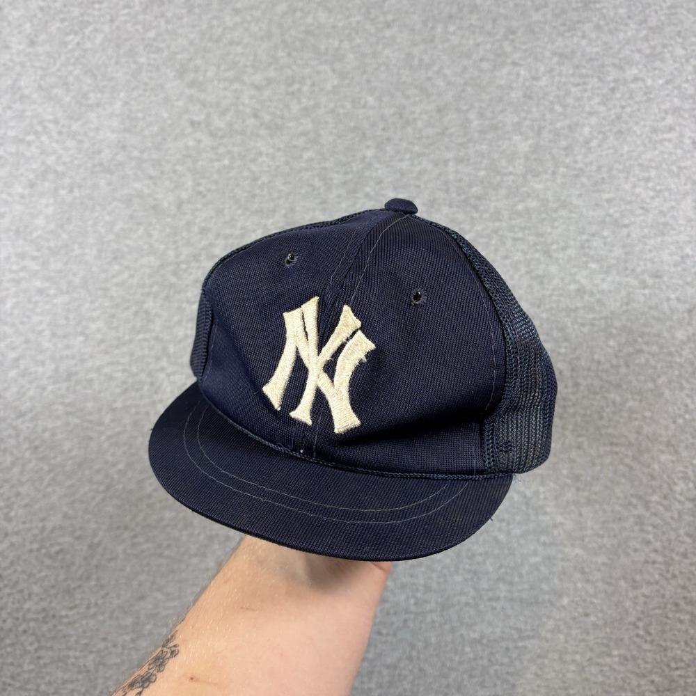 ⁠VTG 80s Sports Specialties NY Yankees Youth 2-4 Trucker Hat Cap Mesh Snapback